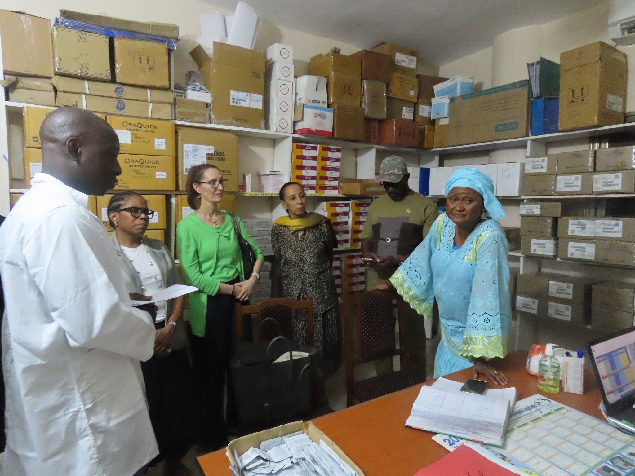 La délégation du Fonds mondial en séjour au Mali visite la Clinique des Halles de Bamako de ARCAD Santé PLUS